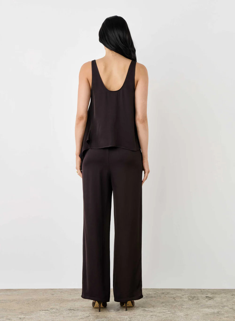 Esmaee / The Mercer Top Dark Chocolate