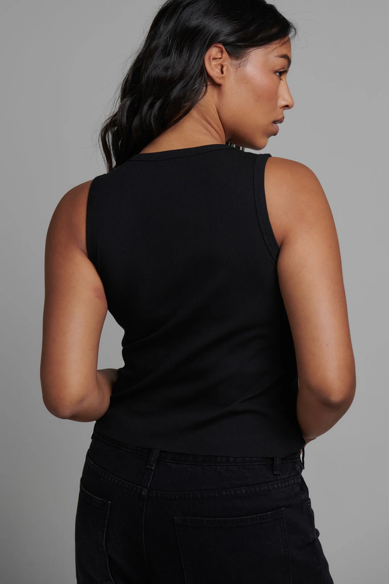 Bayse / Cassia Tank Black