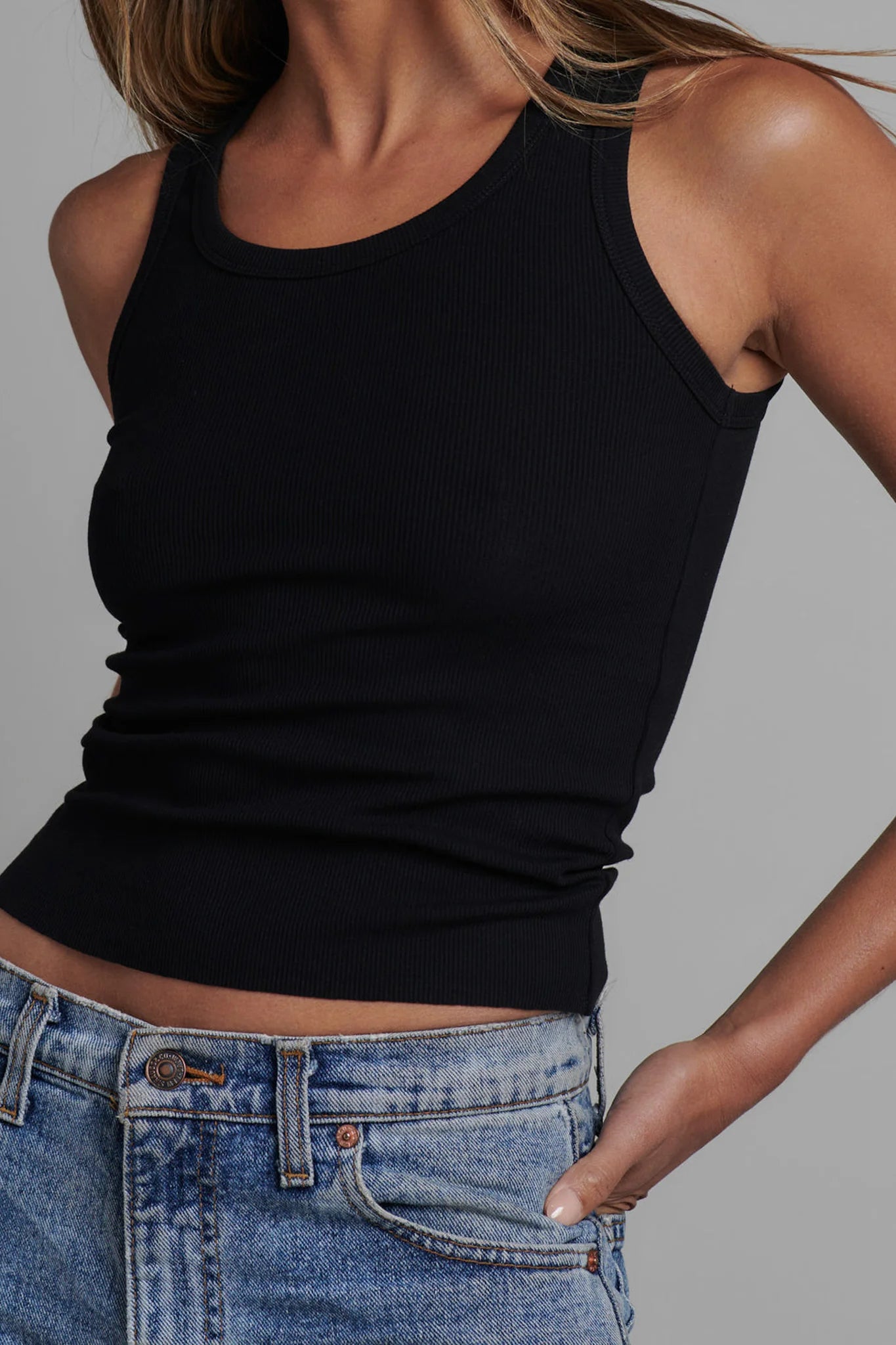 Bayse / Cassia Tank Black