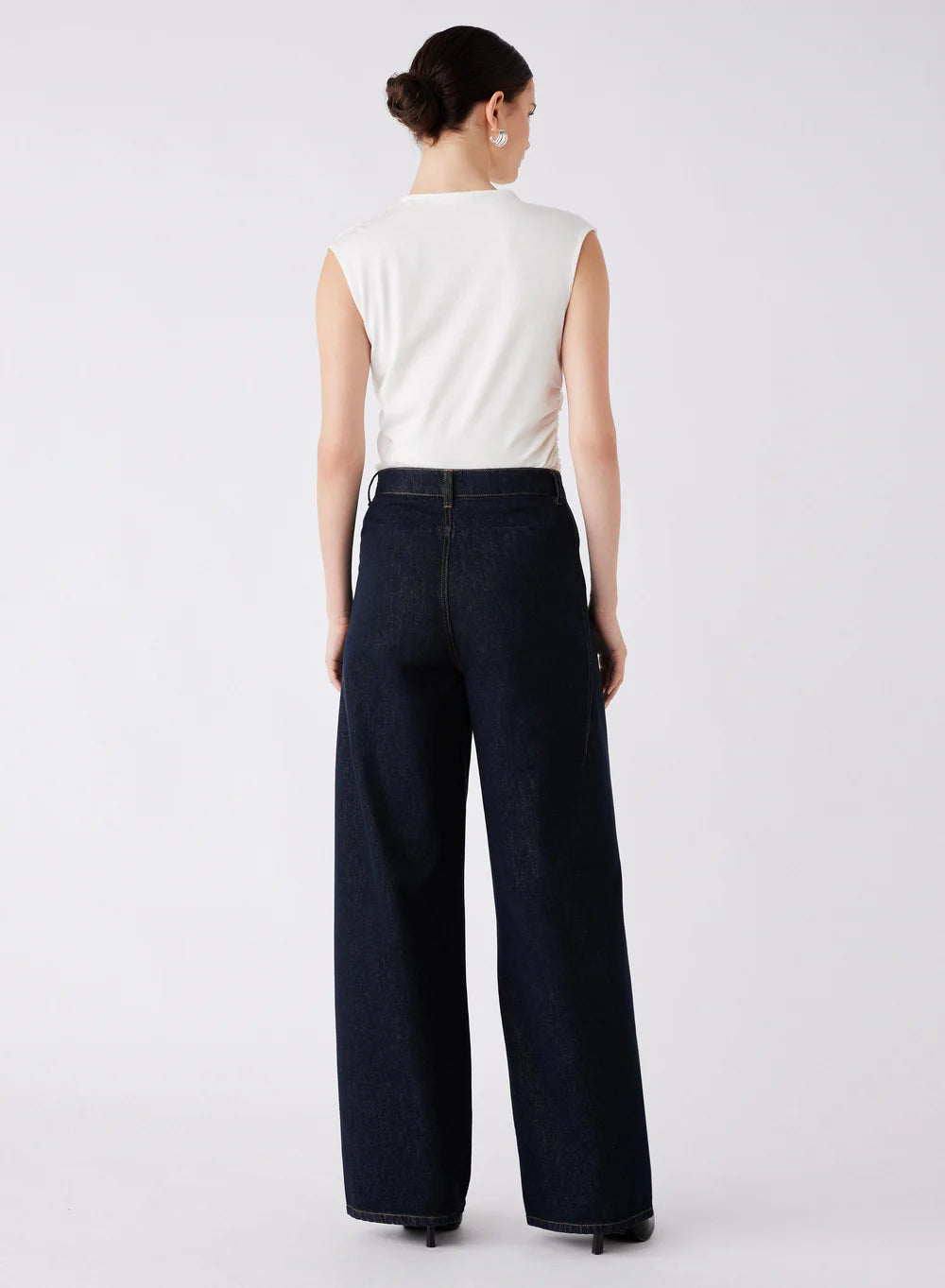 Esmaee / Central Jeans