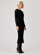 Load image into Gallery viewer, Esmaee / Krinkle Midi Dress Black