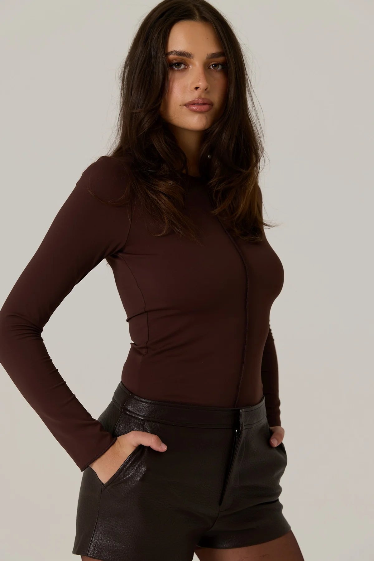 RAEF / Nia Long sleeve Top - Dark  Truffle