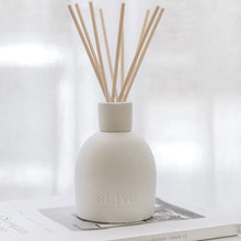 Load image into Gallery viewer, al.ive Body | Sweet Dewberry &amp; Clove Diffuser